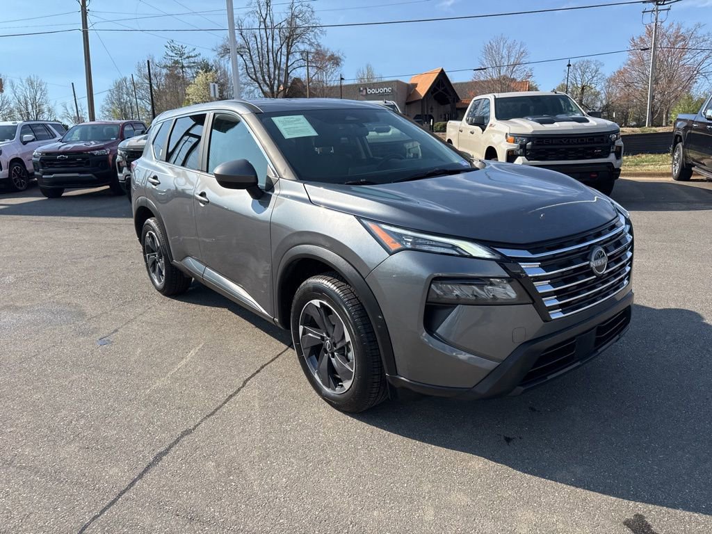 Used 2025 Nissan Rogue SV FWD image 7