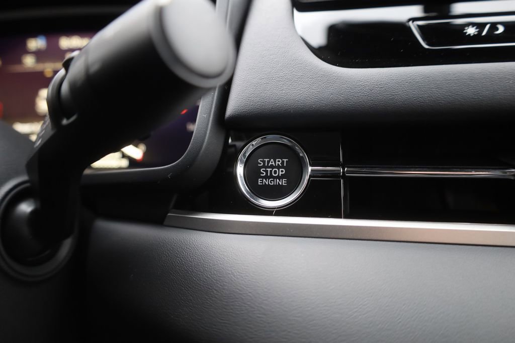 New 2025 Mitsubishi Outlander SE image 49