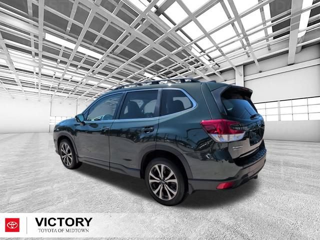 Used 2023 Subaru Forester Limited AWD/4WD image 5