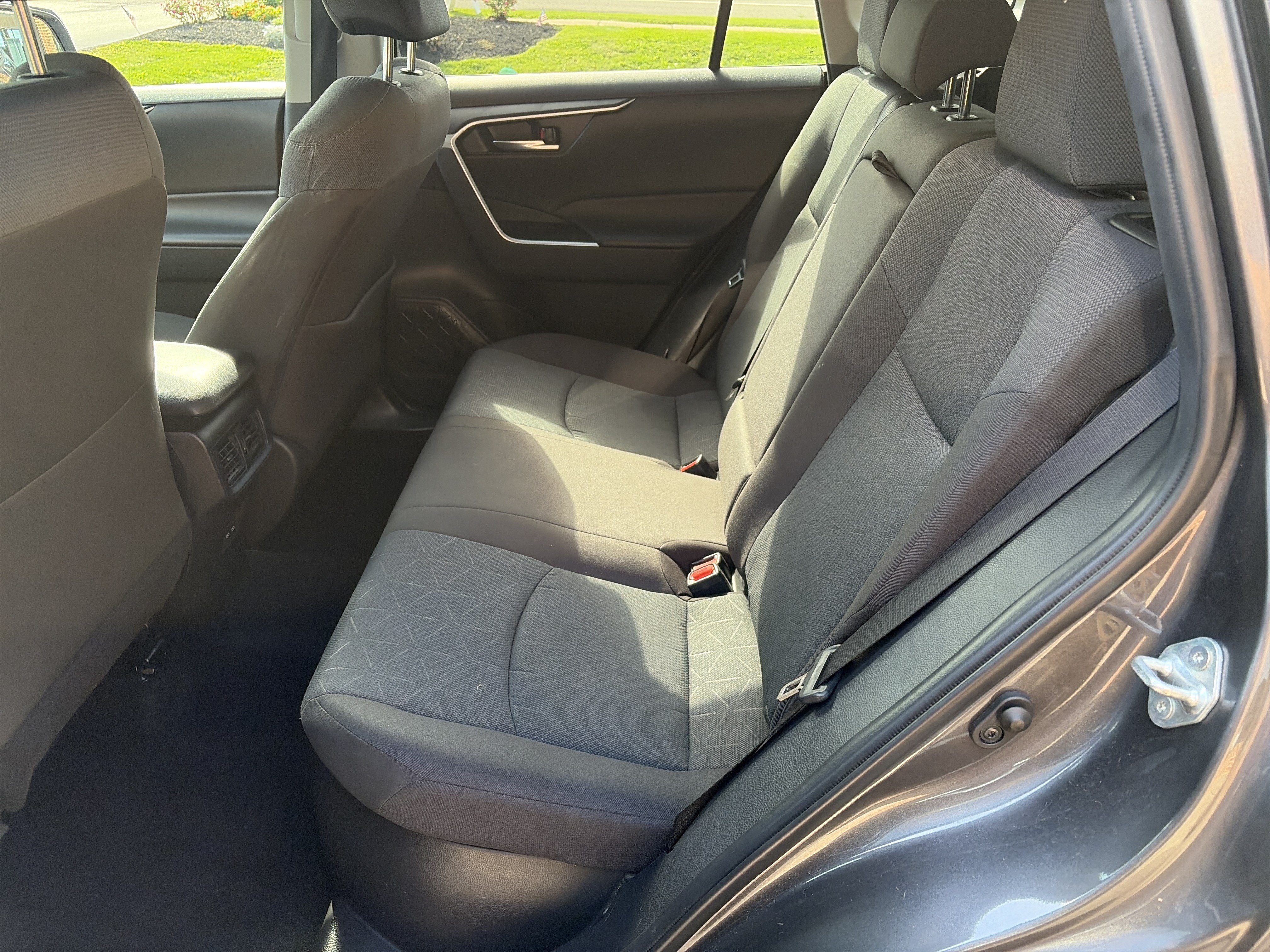 Used 2025 Toyota RAV4 XLE AWD/4WD image 13
