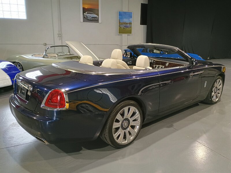 Used 2016 Rolls-Royce Dawn RWD image 8