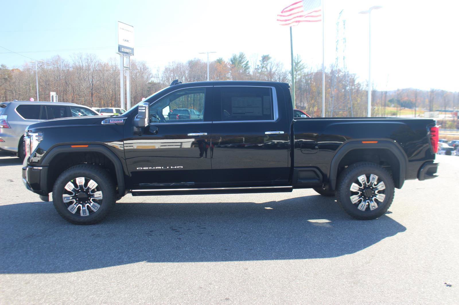 New 2026 GMC Sierra 2500 Denali w/ Denali Reserve Package image 4