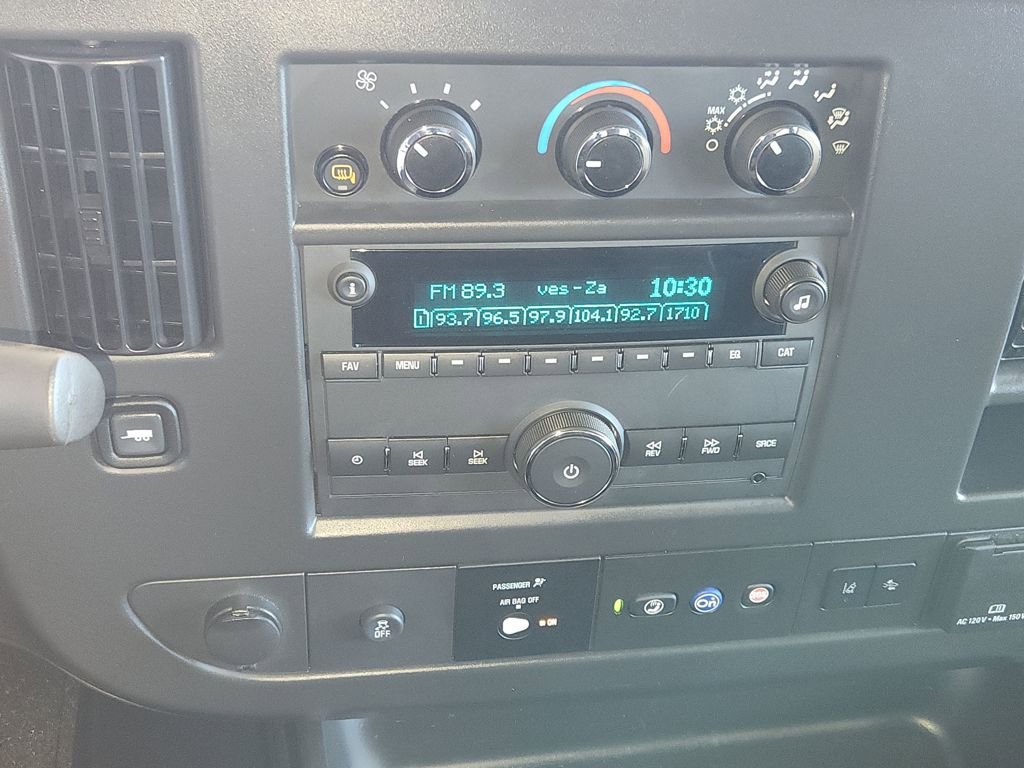 Used 2025 Chevrolet Express 3500 LT w/ LT Preferred Equipment Group image 20