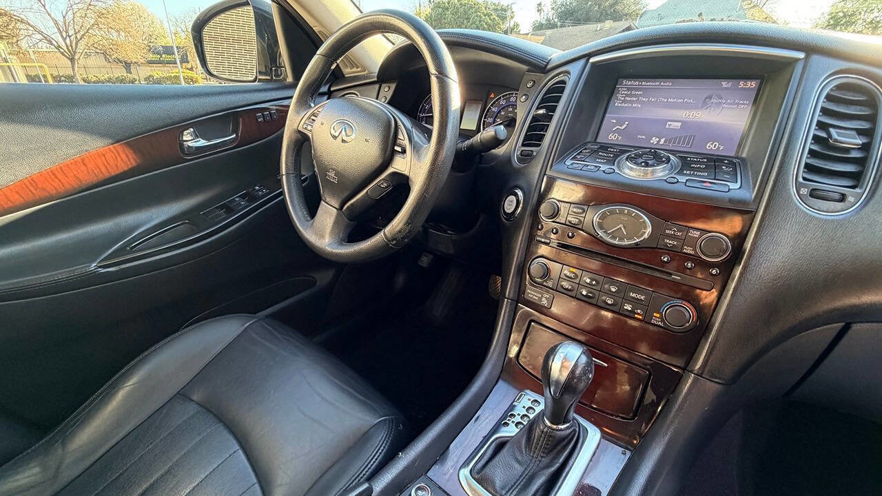 Used 2012 INFINITI EX35 Journey w/ Premium Pkg image 19