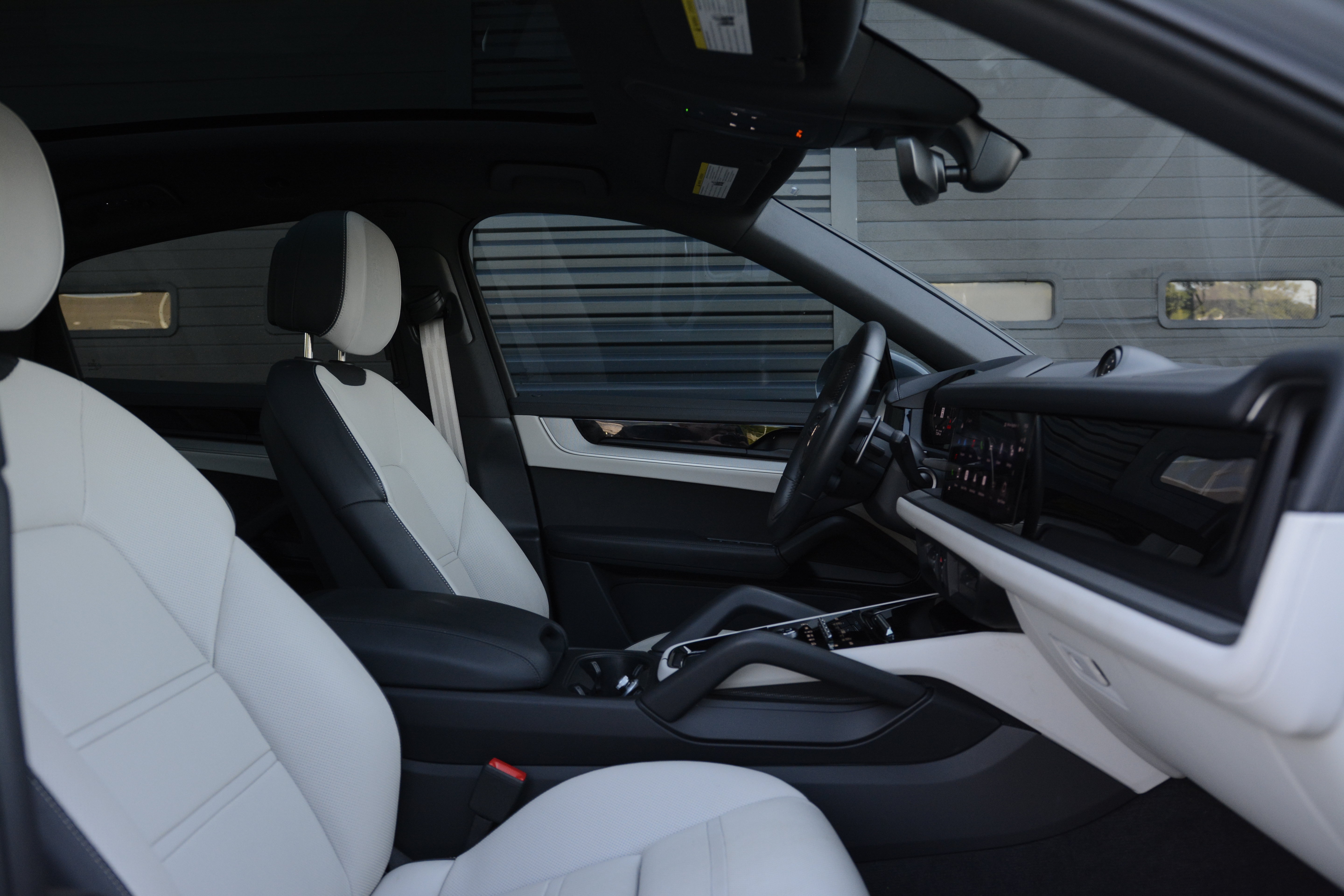 Certified 2026 Porsche Cayenne Coupe AWD/4WD image 24