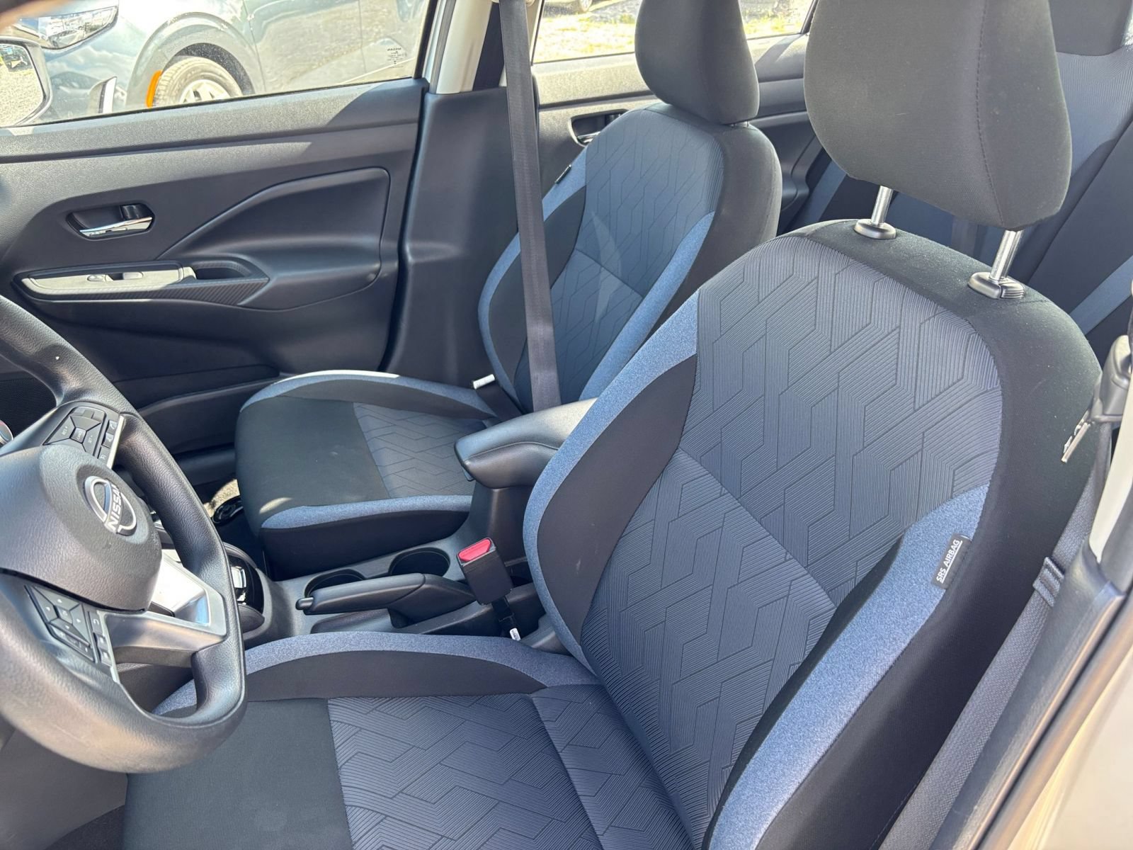 Used 2025 Nissan Versa SV FWD image 33