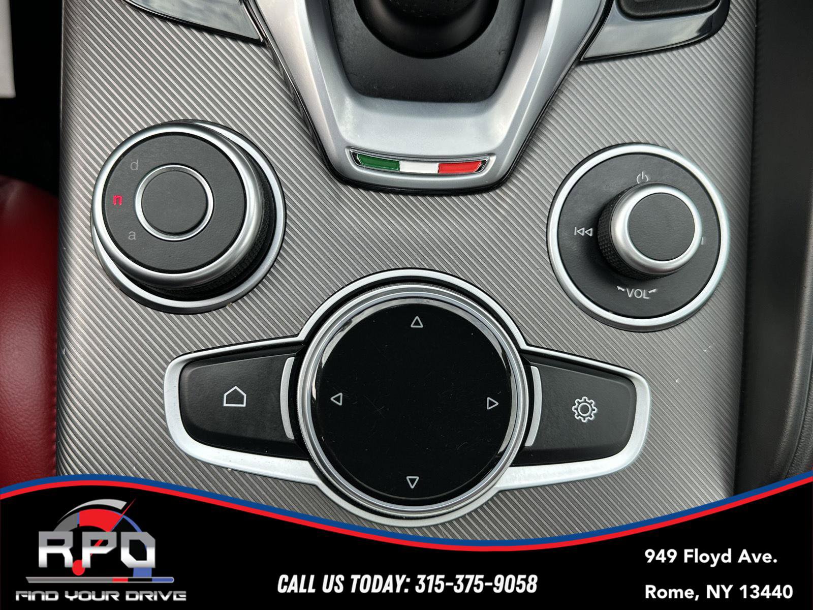 Used 2022 Alfa Romeo Giulia Veloce AWD/4WD image 26
