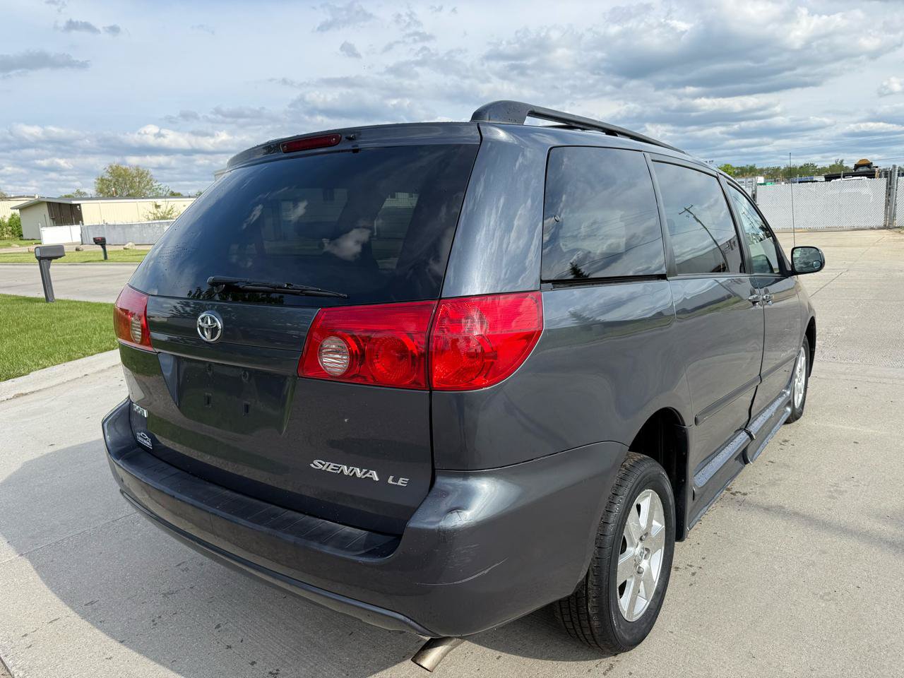 Used 2007 Toyota Sienna CE FWD image 6