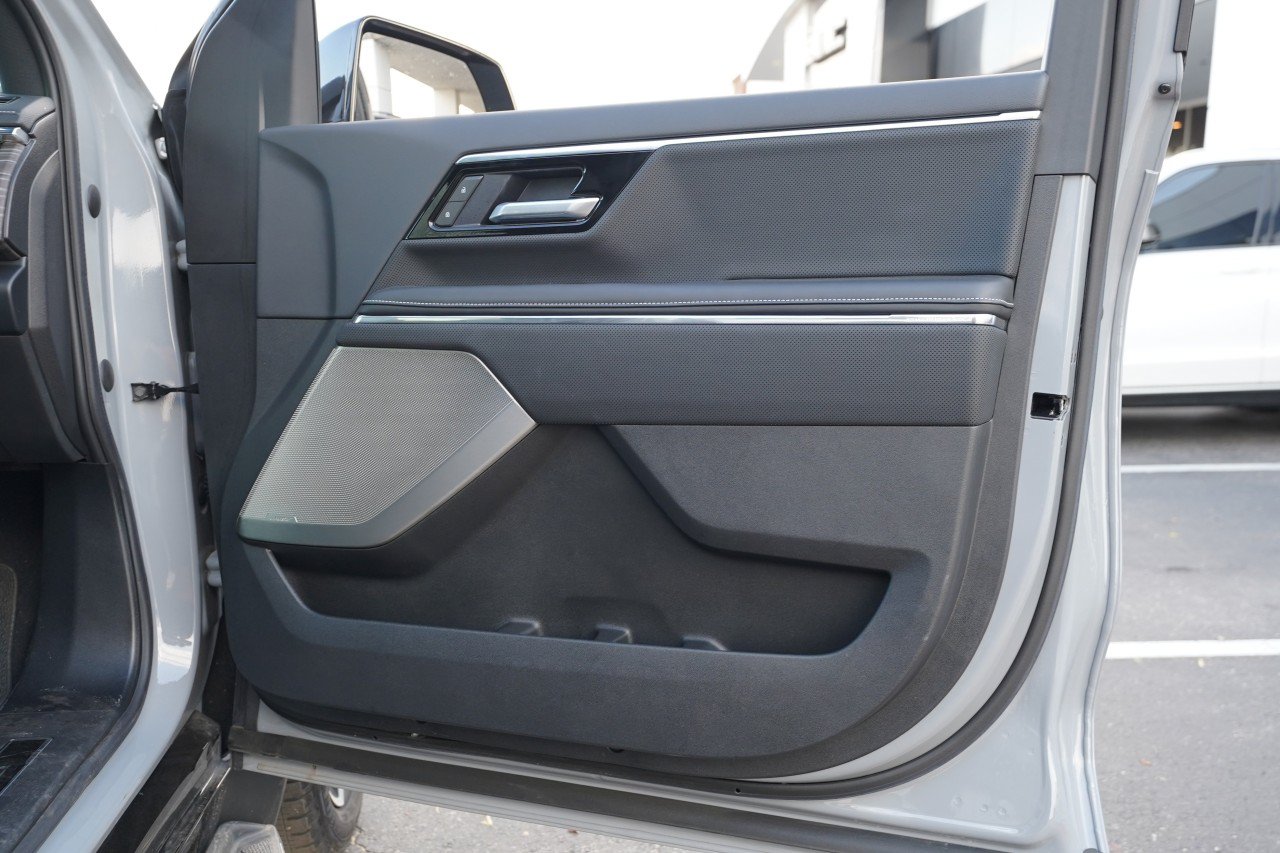 Used 2025 GMC Sierra EV Denali AWD/4WD image 26