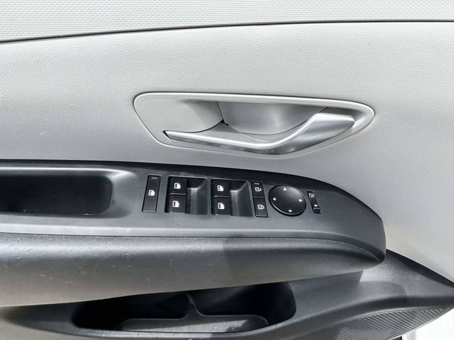 Certified 2025 Hyundai Tucson SE FWD image 13