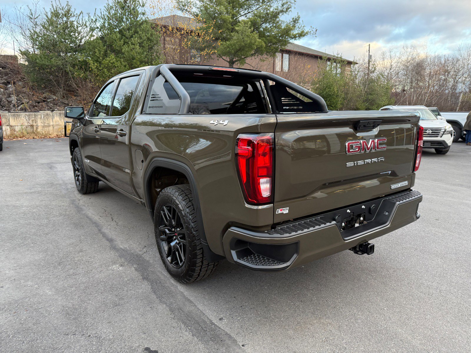 Used 2024 GMC Sierra 1500 Elevation image 3