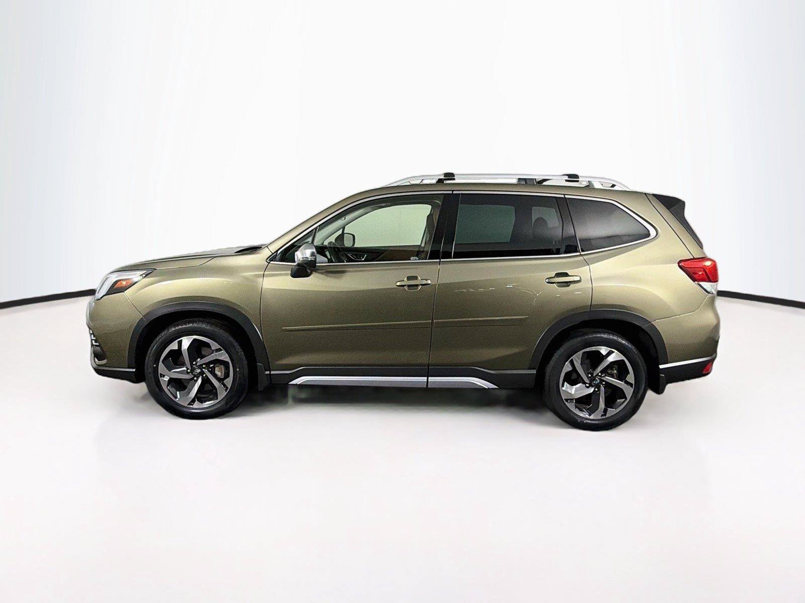 Used 2024 Subaru Forester Touring AWD/4WD image 8