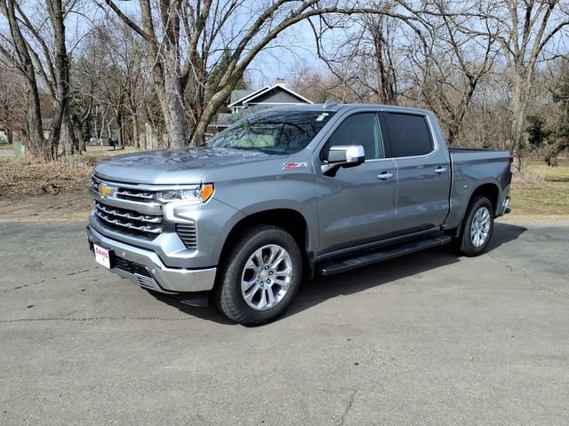 Used 2025 Chevrolet Silverado 1500 LTZ AWD/4WD image 8