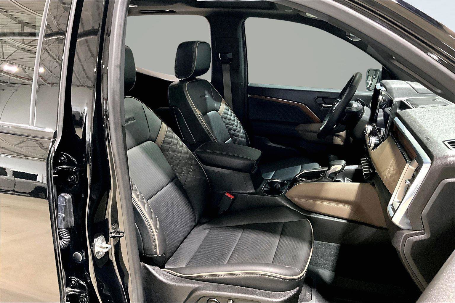 Used 2023 GMC Canyon Denali image 8