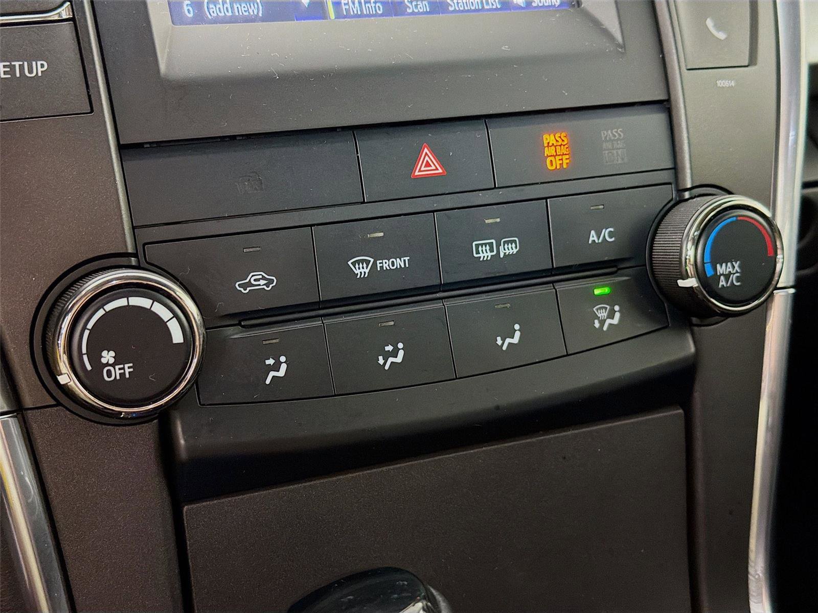 Used 2016 Toyota Camry SE FWD image 16