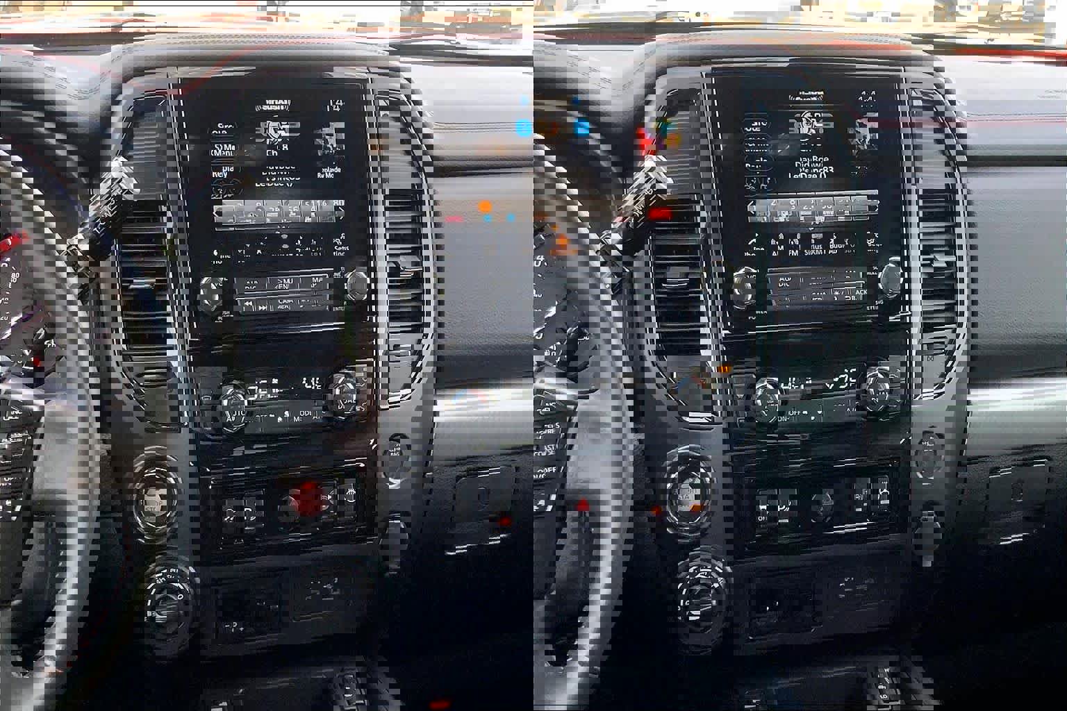 Used 2022 Nissan Titan PRO-4X w/ Pro-4x Convenience Package image 6