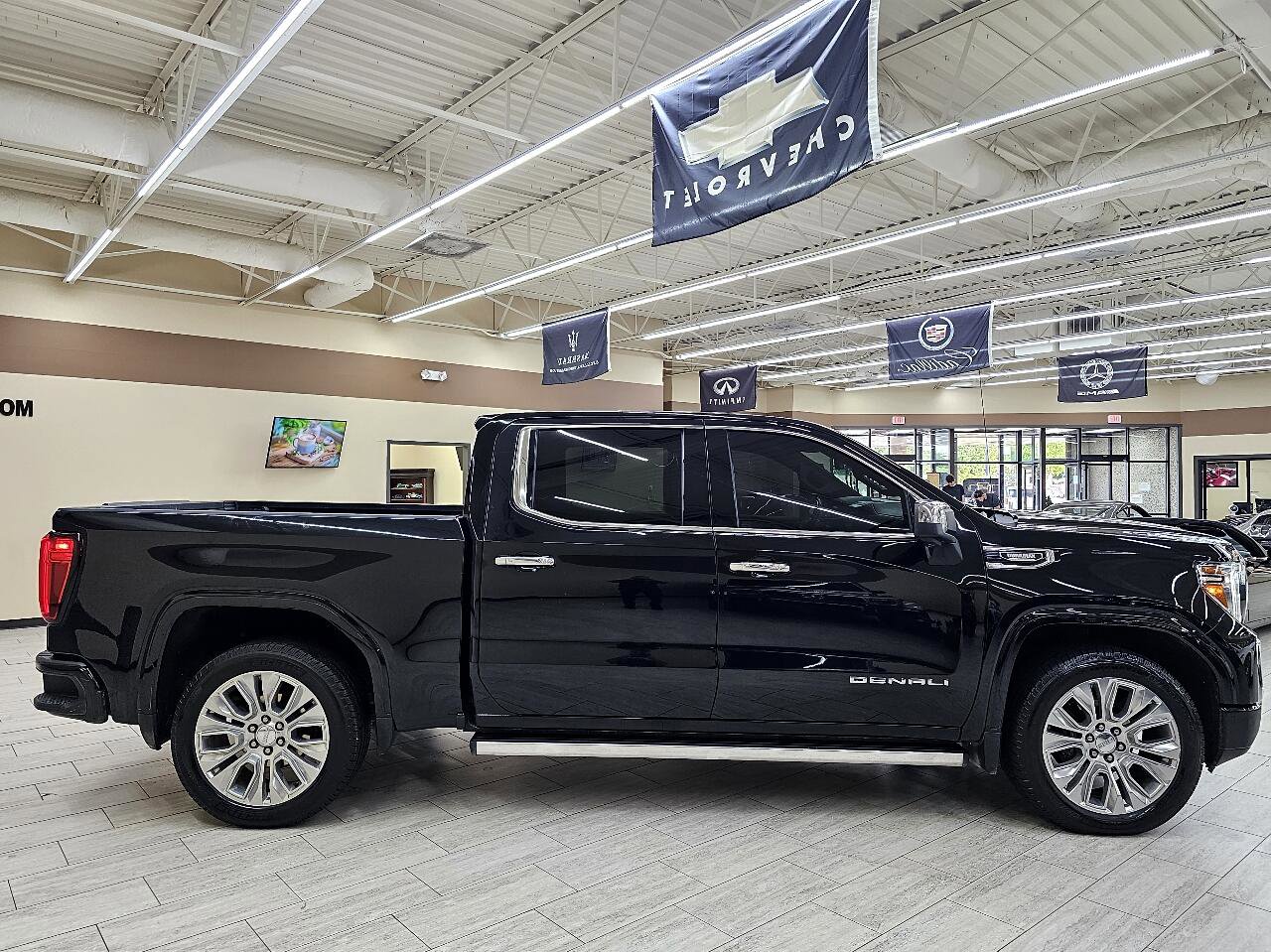 Used 2022 GMC Sierra 1500 Denali w/ Denali Premium Package image 6