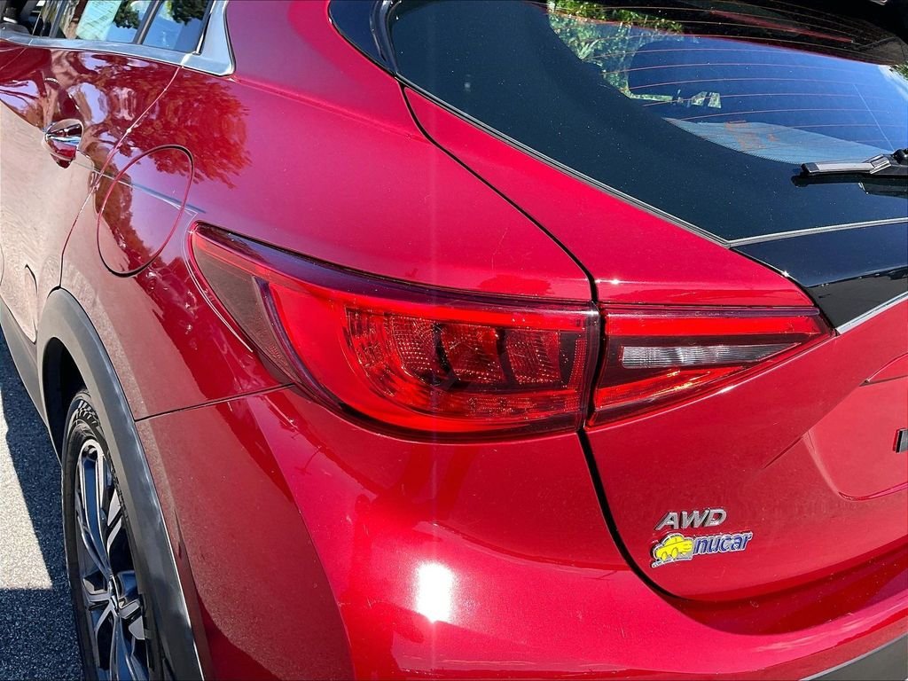 Used 2017 INFINITI QX30 Premium AWD/4WD image 31