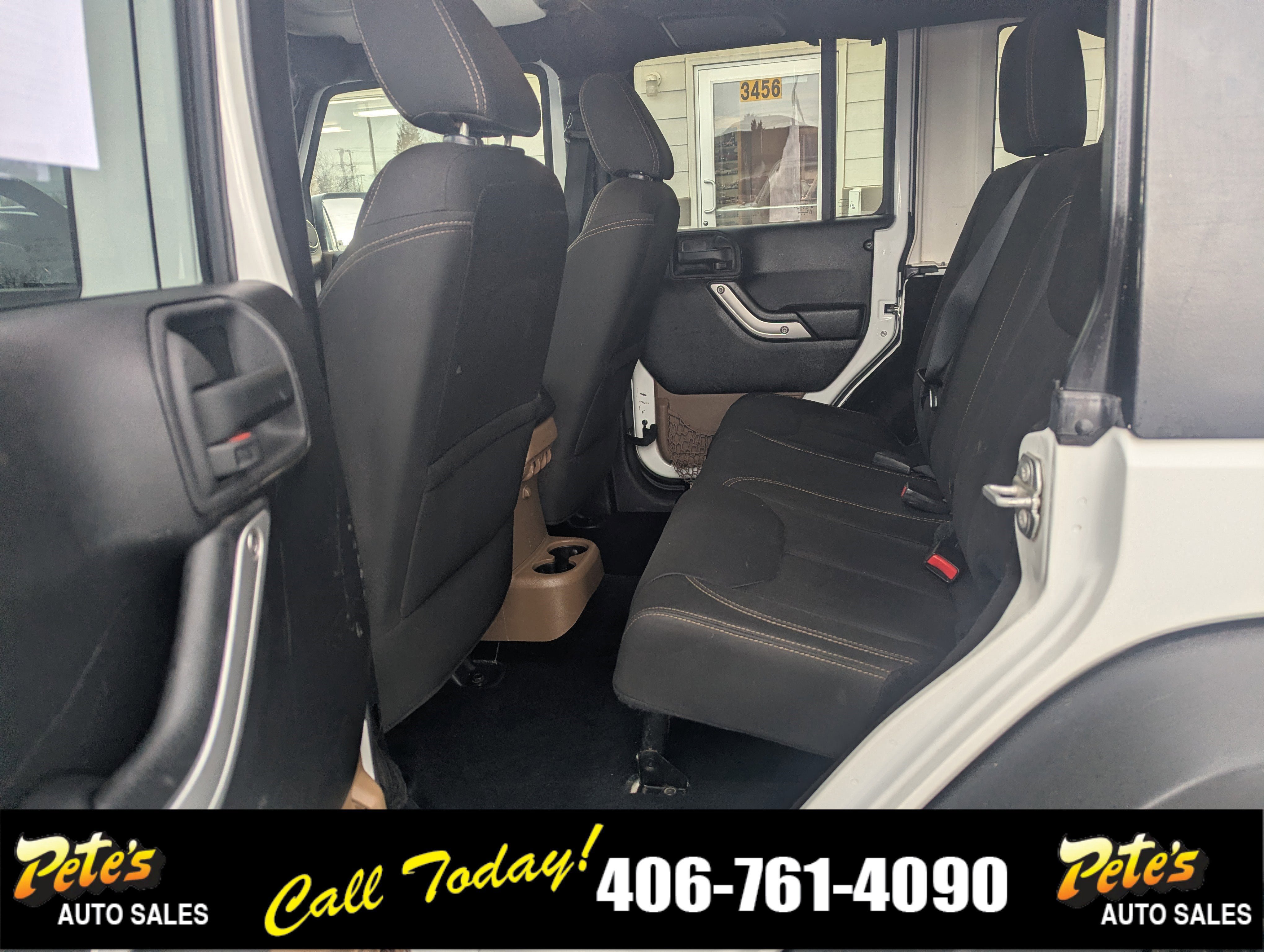 Used 2015 Jeep Wrangler Unlimited Rubicon w/ Max Tow Package image 20
