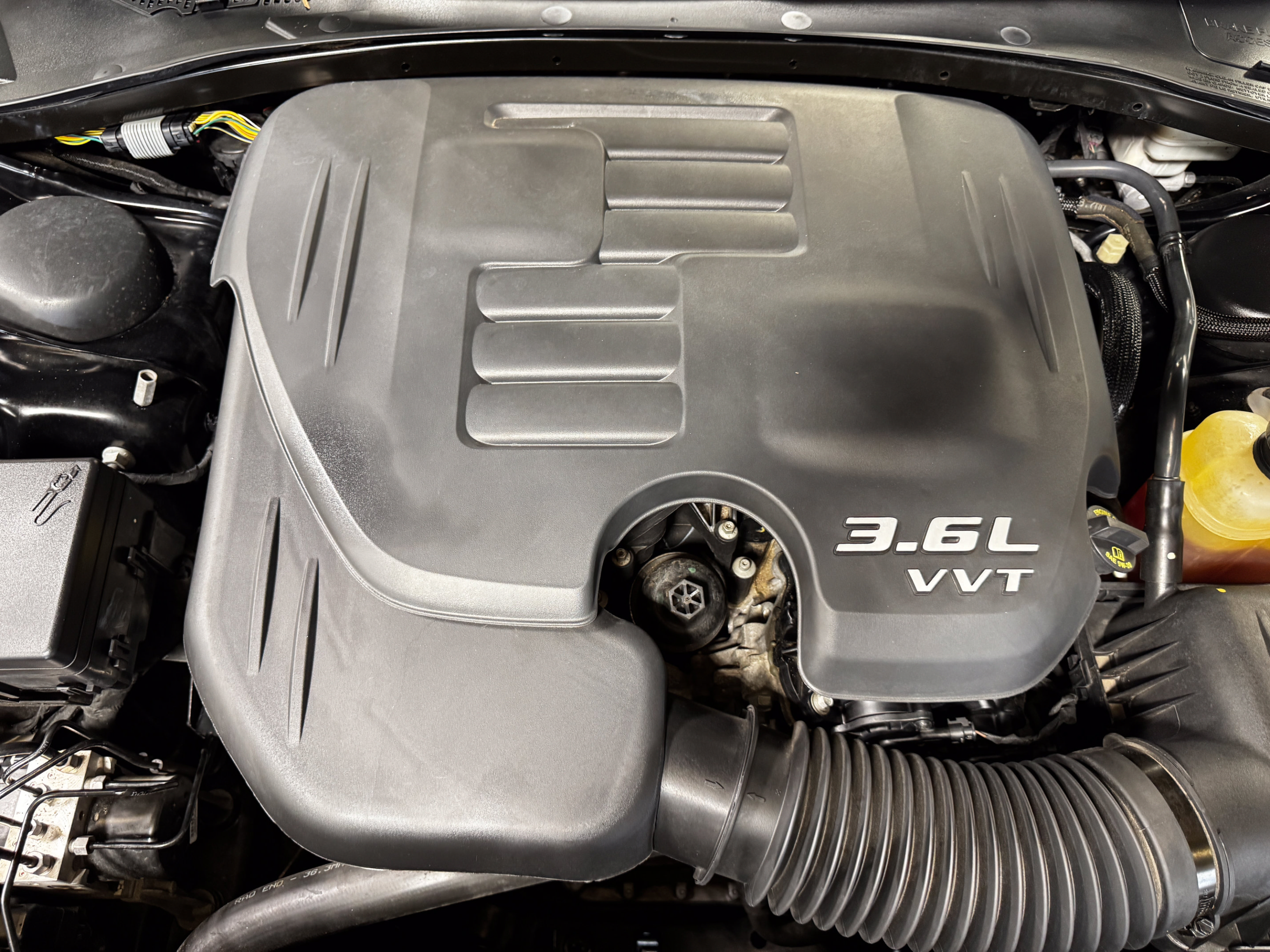 Used 2014 Dodge Charger SE RWD image 36