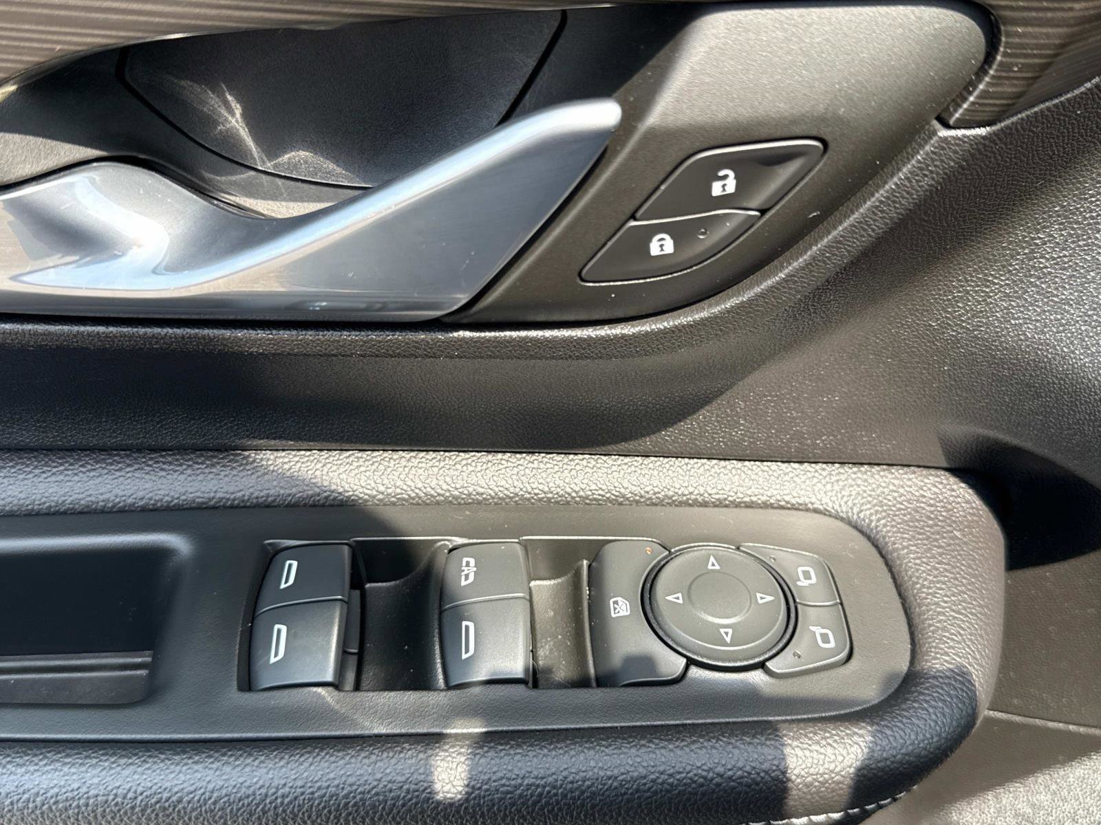 Used 2022 GMC Terrain SLE image 15