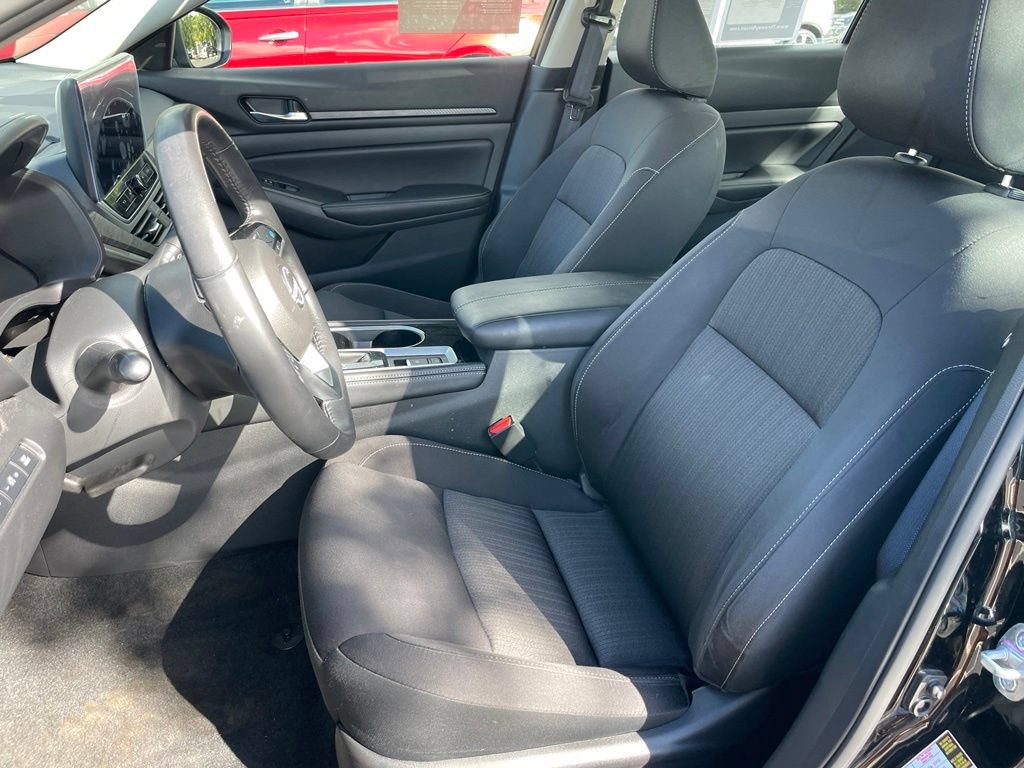 Certified 2024 Nissan Altima 2.5 SV w/ SV Premium Package AWD/4WD image 7