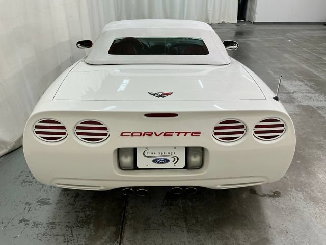 Used 2001 Chevrolet Corvette Convertible w/ Preferred Equipment Group2 RWD image 4