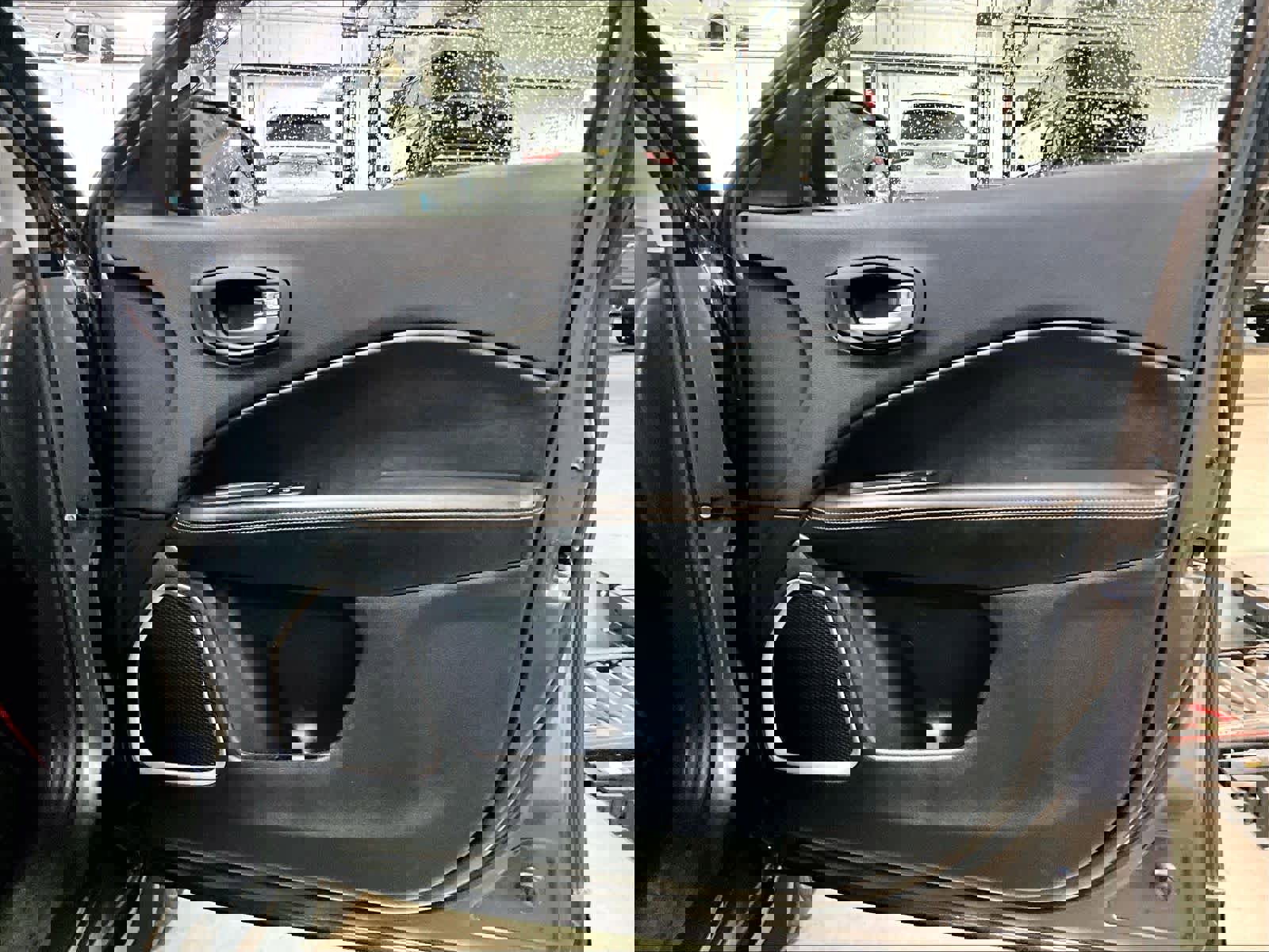 Used 2018 Jeep Compass Limited image 12