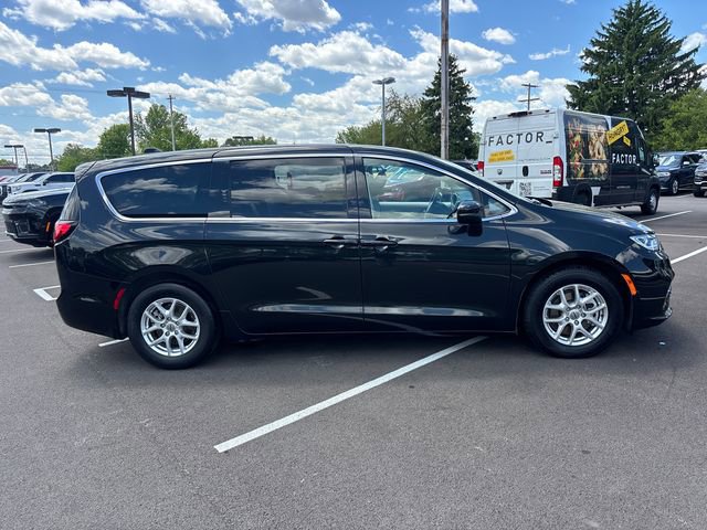 Used 2023 Chrysler Pacifica Touring-L FWD image 30