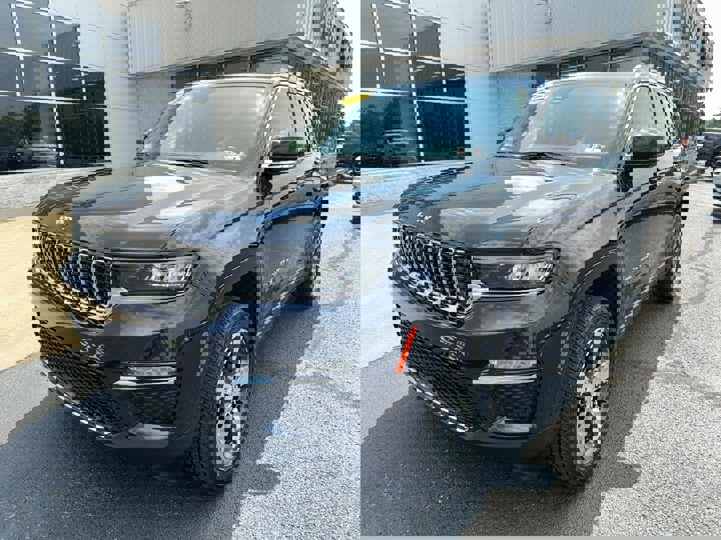 Certified 2023 Jeep Grand Cherokee Limited w/ Luxury Tech Group II