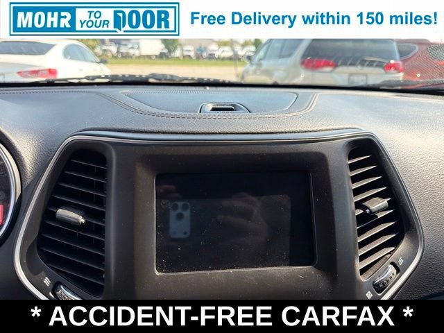 Used 2019 Jeep Cherokee Latitude w/ Popular Appearance Group FWD image 23