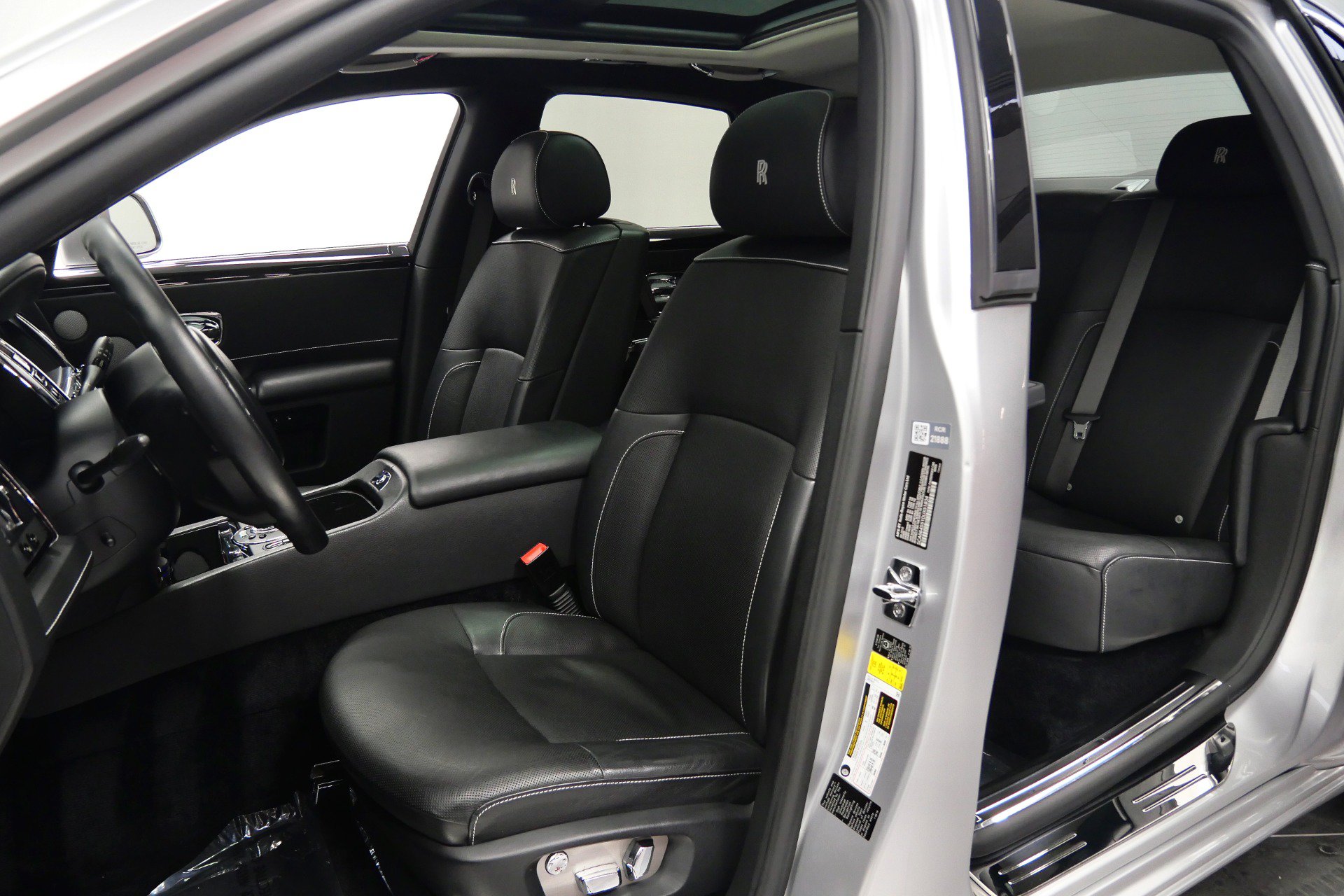 Used 2013 Rolls-Royce Ghost RWD image 26