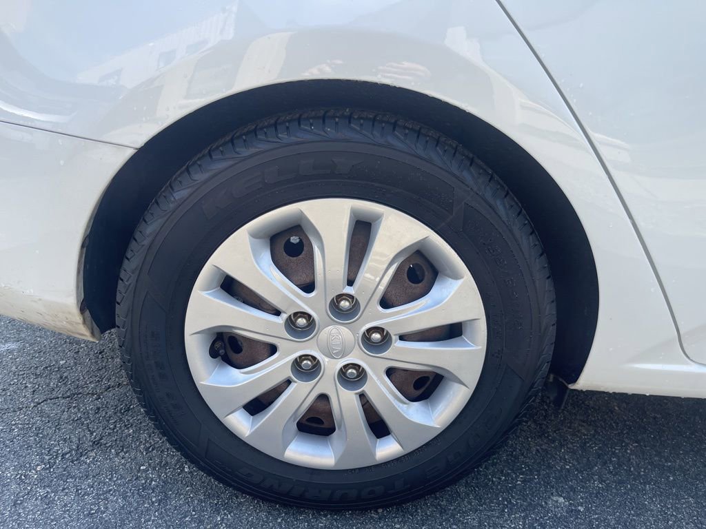 Used 2013 Kia Forte EX FWD image 32
