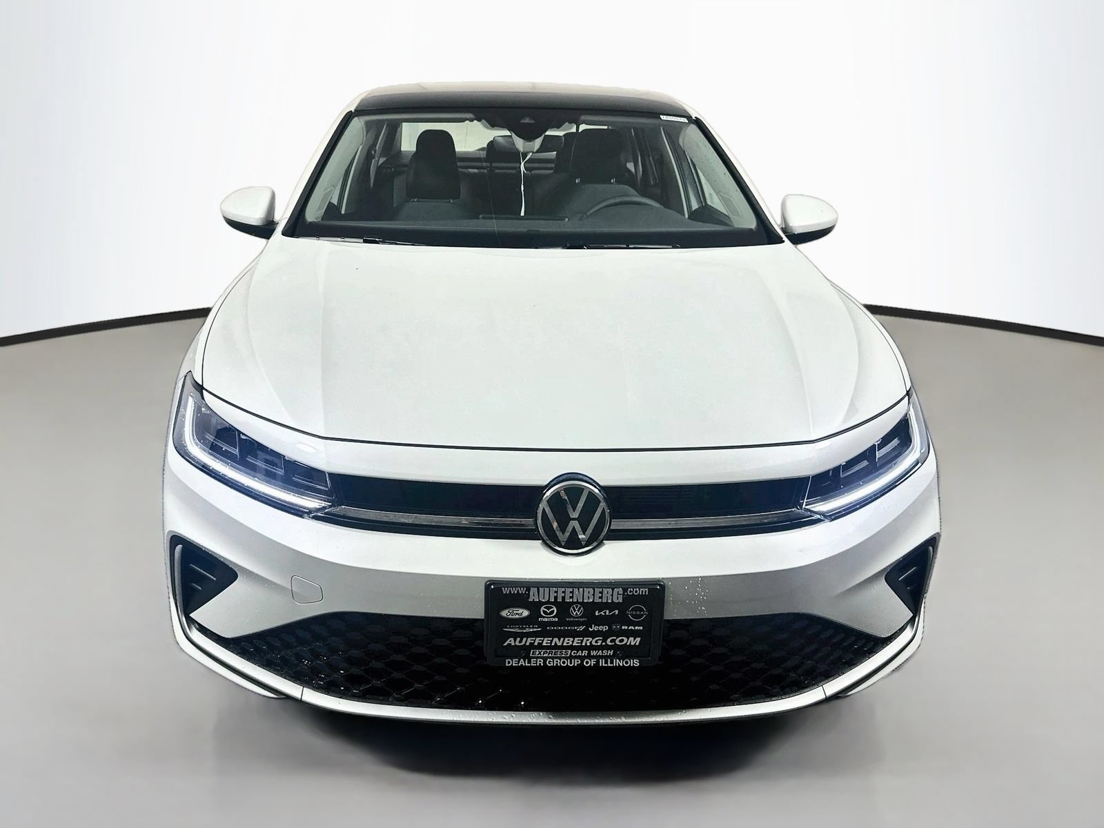 New 2027 Volkswagen Jetta SE FWD image 2