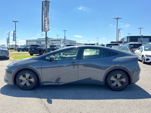 Used 2024 Toyota Prius LE FWD image 2