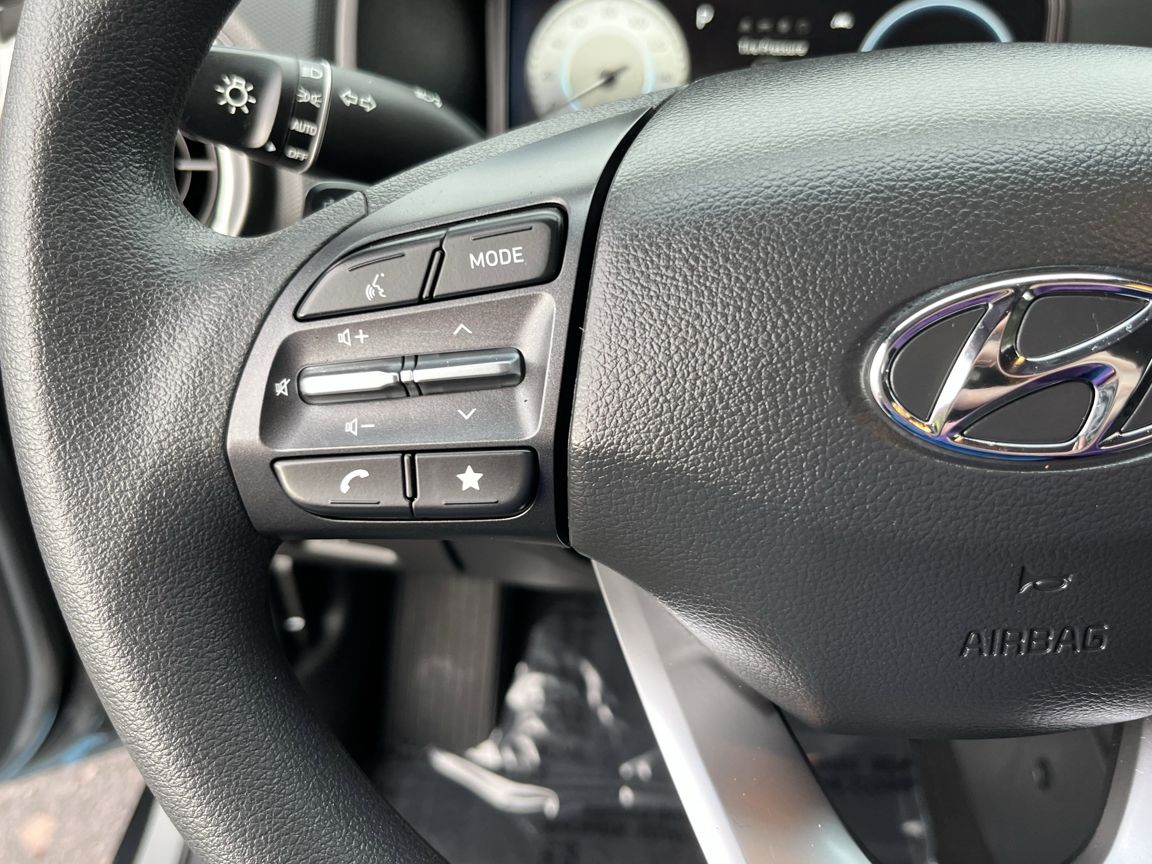 Certified 2023 Hyundai Kona SE image 18