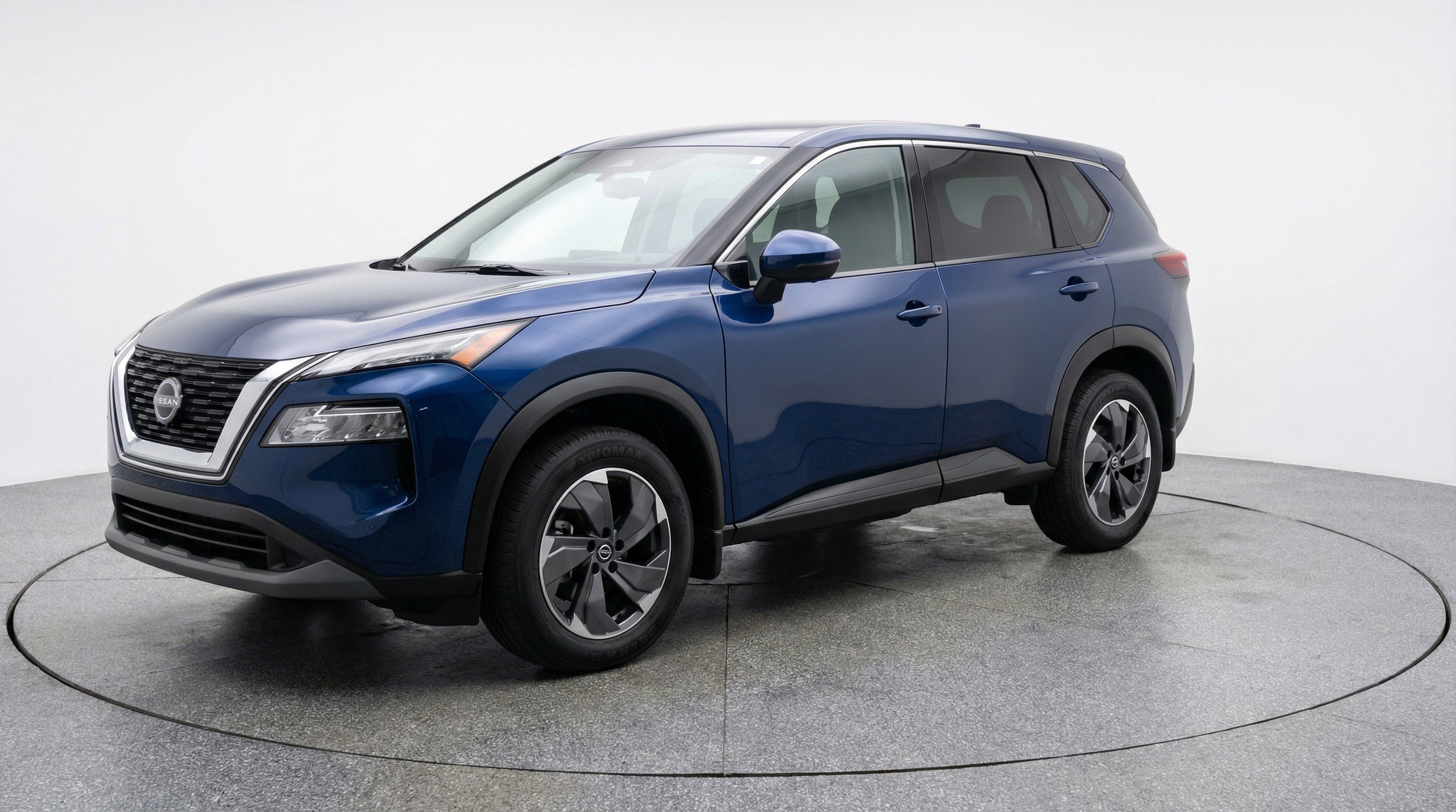 Used 2025 Nissan Rogue SV AWD/4WD image 3