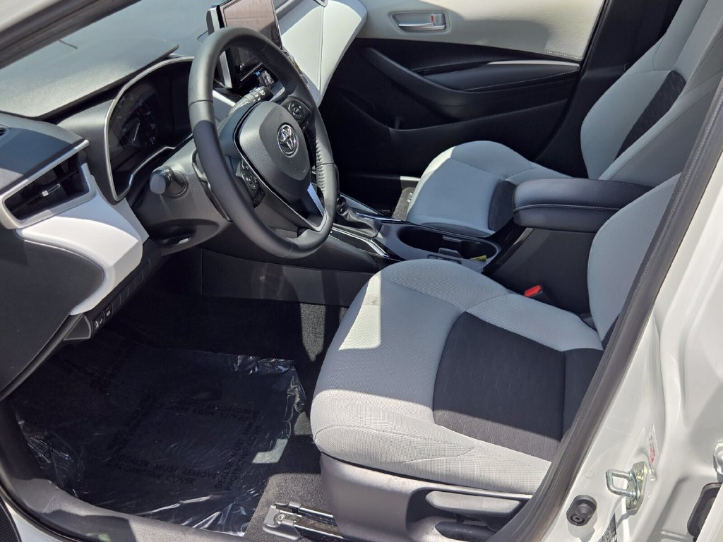 Used 2025 Toyota Corolla SE w/ SE Package FWD image 12