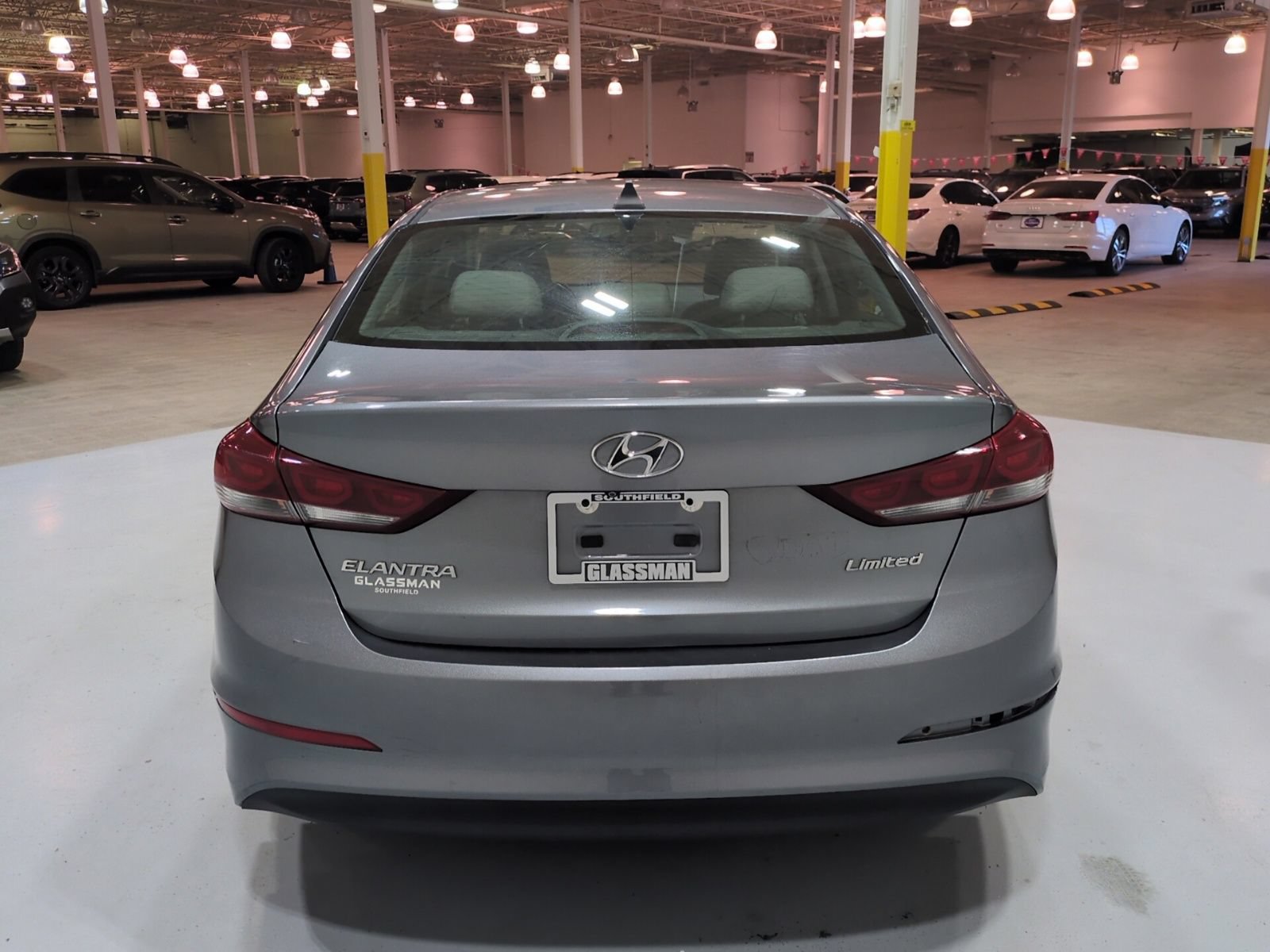 Used 2017 Hyundai Elantra Limited w/ Limited Tech Package 04 FWD image 4