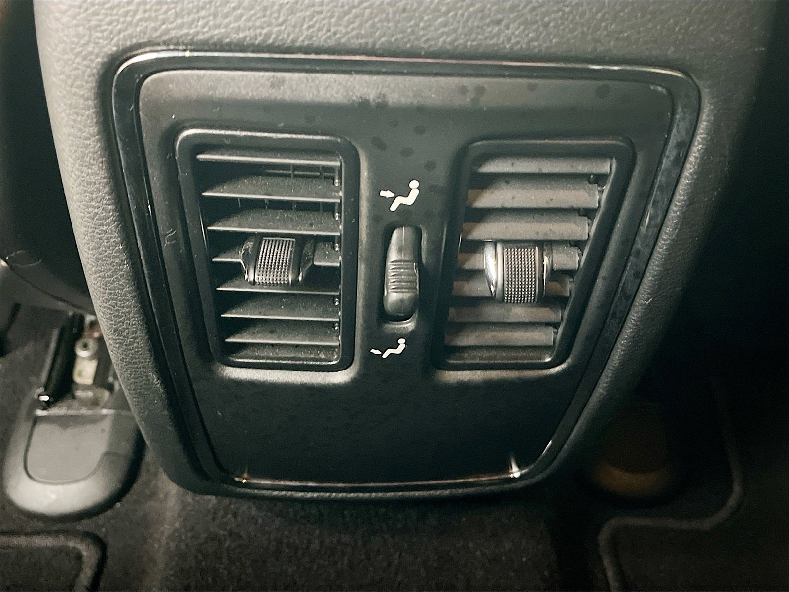 Used 2019 Jeep Grand Cherokee Laredo image 23