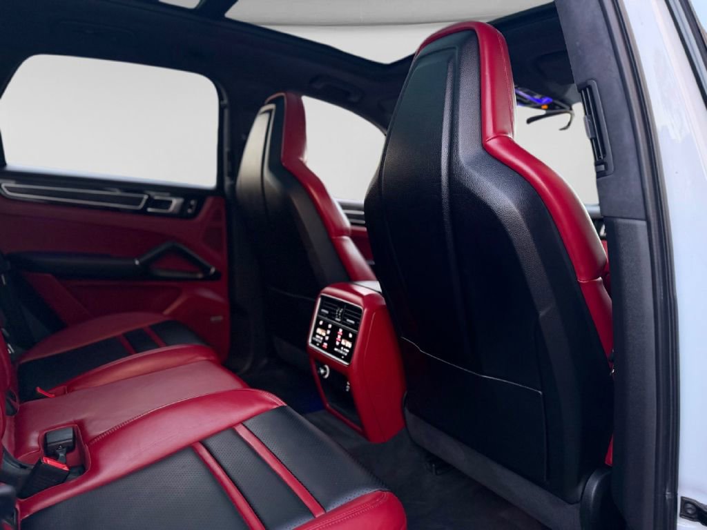 Used 2021 Porsche Cayenne GTS image 32