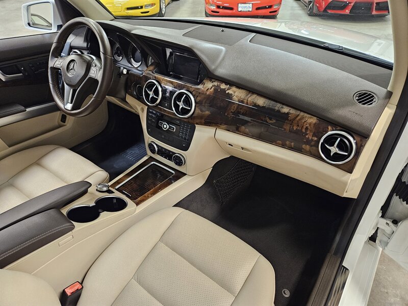 Used 2015 Mercedes-Benz GLK 250 BlueTEC 4MATIC image 2