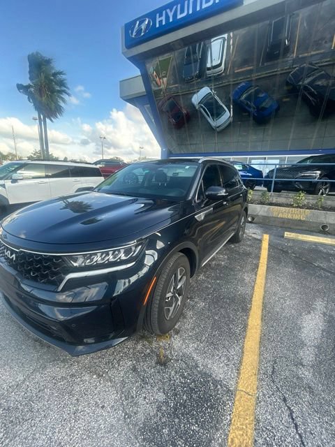 Used 2023 Kia Sorento EX w/ Panoramic Sunroof Package FWD image 6