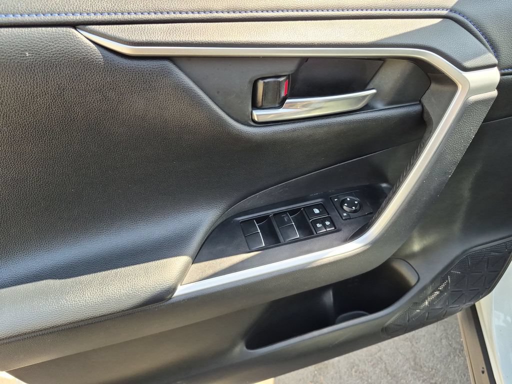 Used 2020 Toyota RAV4 XSE w/ Carpet Mat Package AWD/4WD image 13