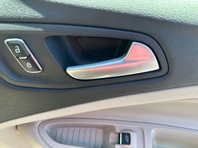 Used 2013 Ford C-MAX SEL image 21