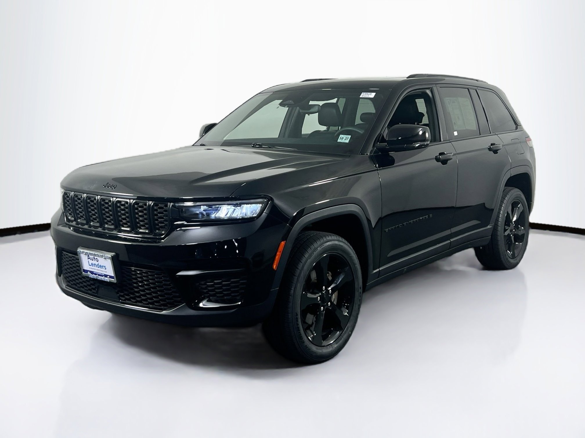 Used 2023 Jeep Grand Cherokee Altitude image 1