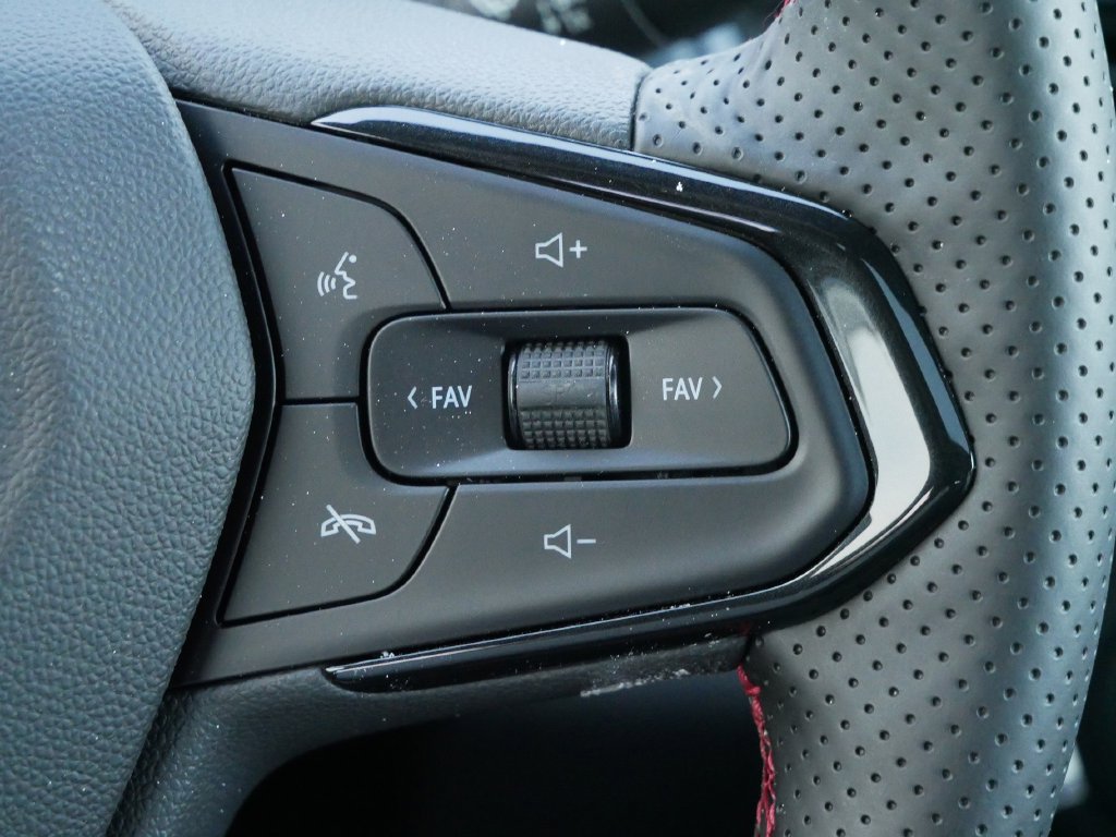 New 2026 Chevrolet Trax RS w/ Sunroof Package FWD image 19