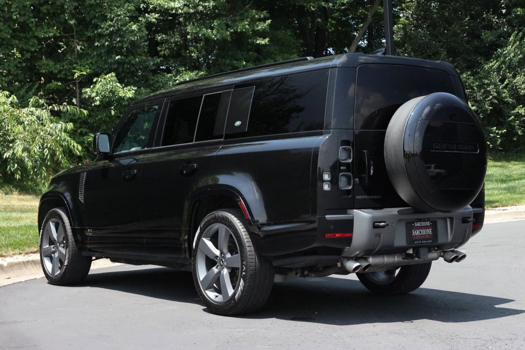 Used 2024 Land Rover Defender 130 V8 image 2