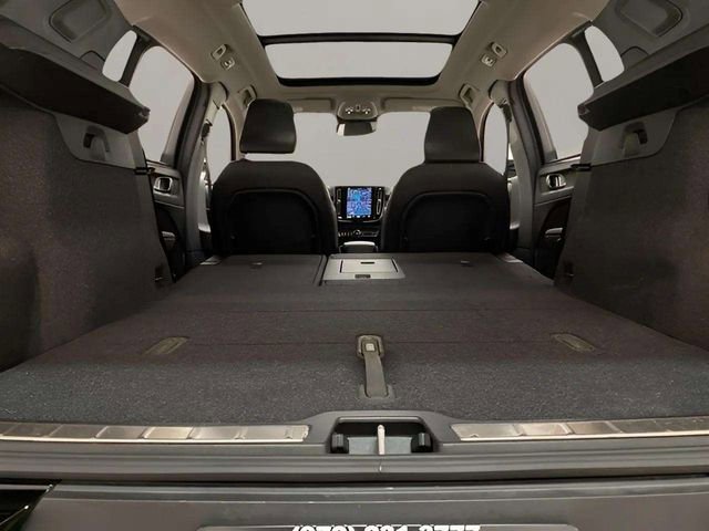 Used 2025 Volvo XC40 B5 Plus image 82