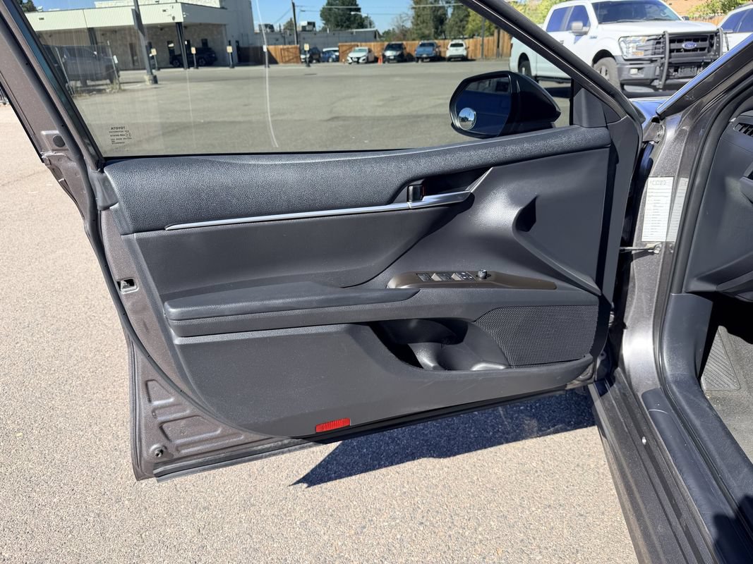 Used 2021 Toyota Camry SE FWD image 9